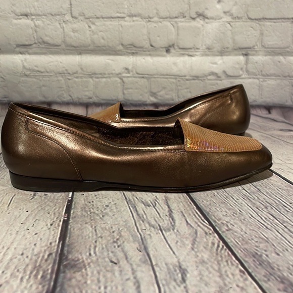 Enzo Angiolini Bronze leather flats Sz 6.5M - Picture 3 of 7